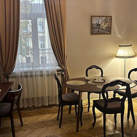 לבוב Glorious Apartment Near The Old City מראה חיצוני תמונה